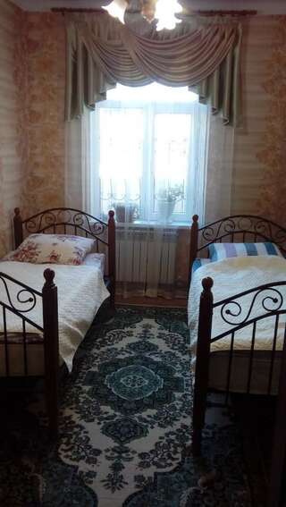 Хостелы Hostel Viator Алматы Небольшой двухместный номер с 2 отдельными кроватями-2