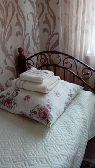Хостелы Hostel Viator Алматы Бюджетный двухместный номер с 2 отдельными кроватями-7